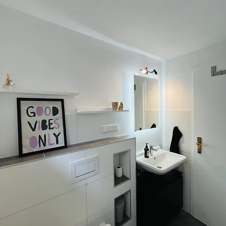 Overnight No2 - Studio, Kueche, Netflix Hanovre Extérieur photo
